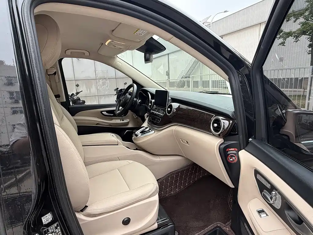 Mercedes-Benz V-Class 2019 — фото 10