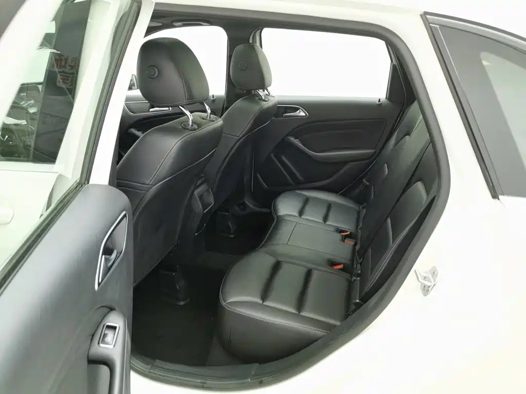 Mercedes-Benz B-Class 2018 — фото 15