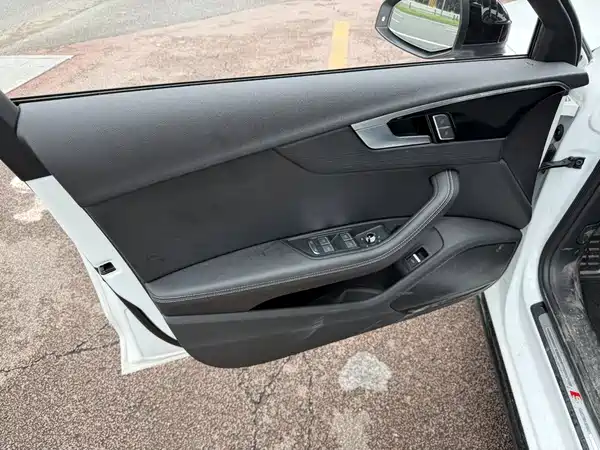 Audi A4L 2025