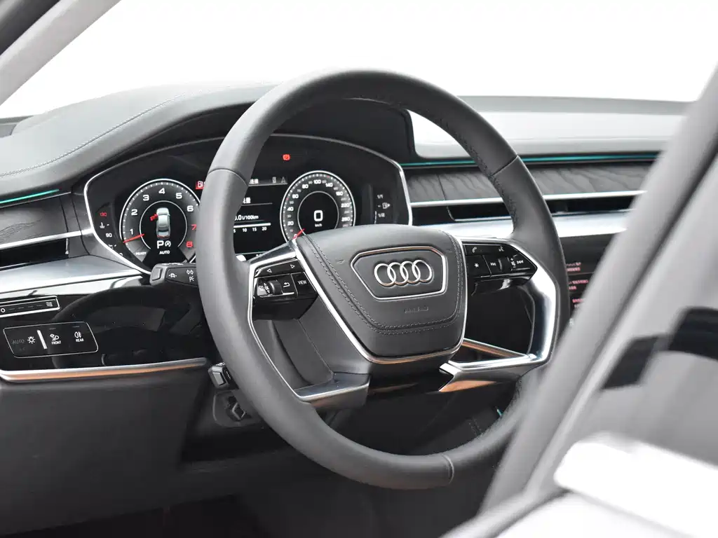 Audi A8 2022 — фото 12
