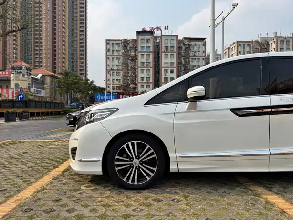 Honda Elysion 2016