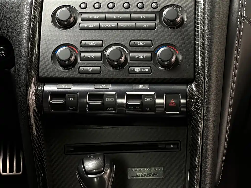 Nissan GT-R 2013 — фото 11