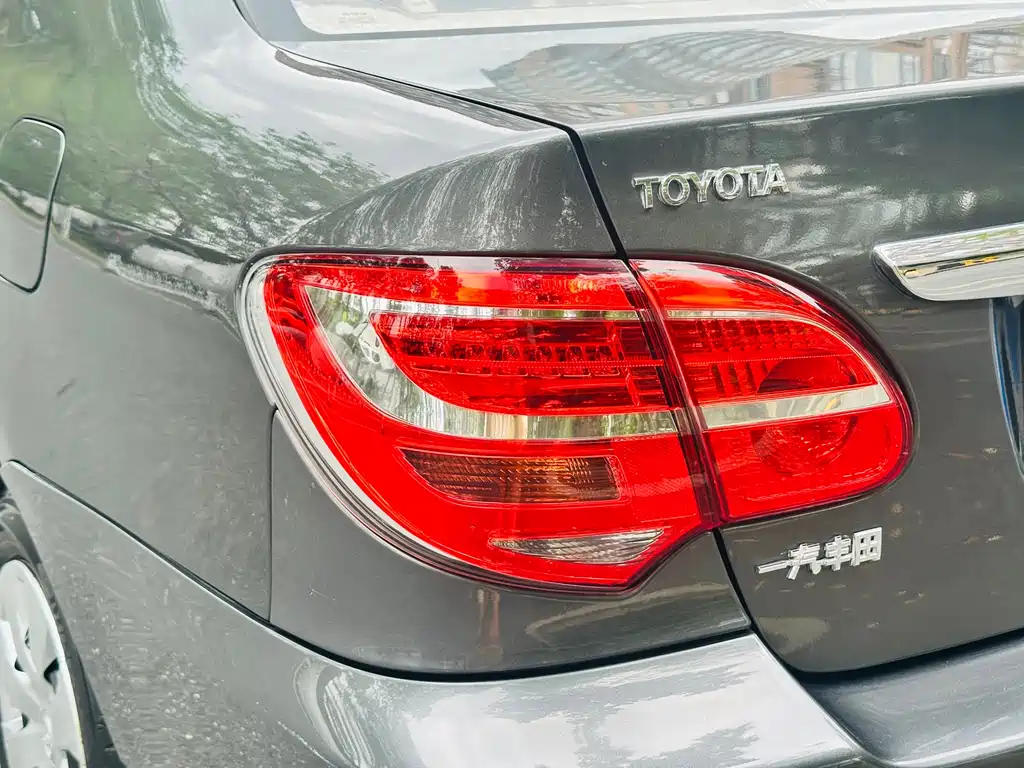 Toyota Corolla 2015 — фото 20