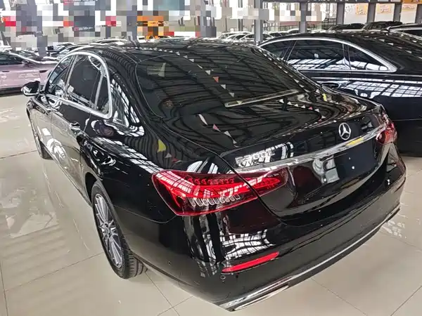 Mercedes-Benz E-Class 2022
