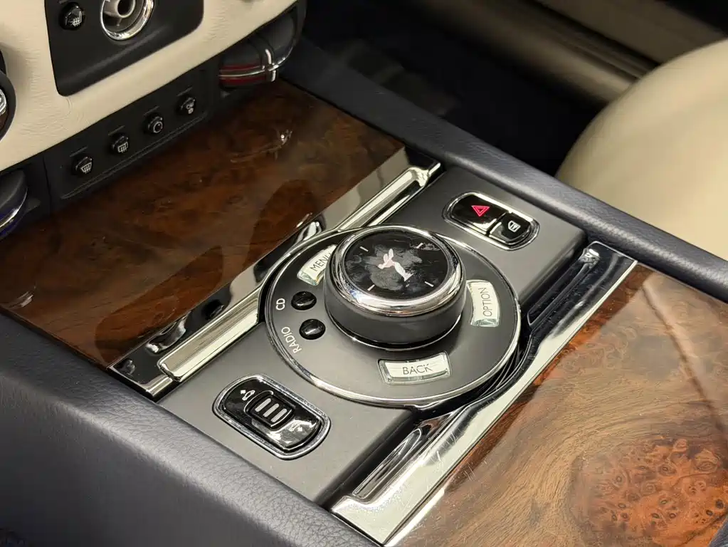 Rolls-Royce Ghost 2015 — фото 16