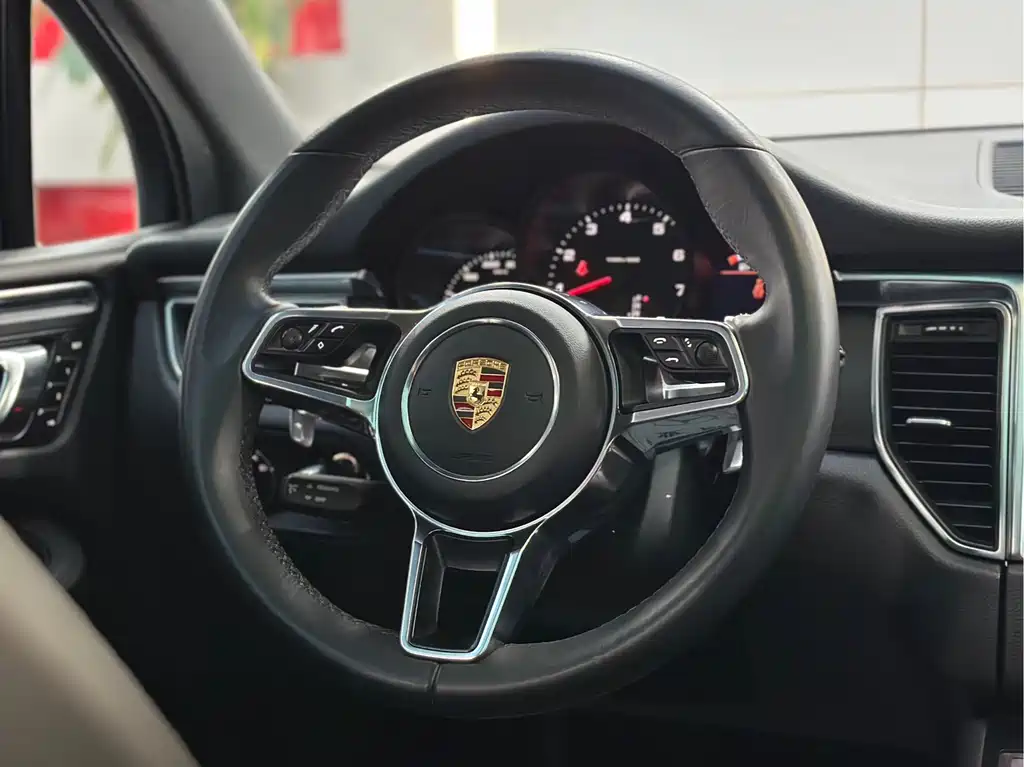 Porsche Macan 2015 — фото 9