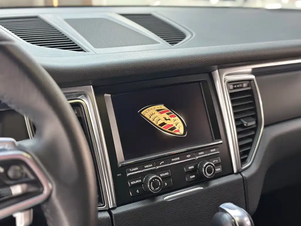 Porsche Macan 2015 — фото 10