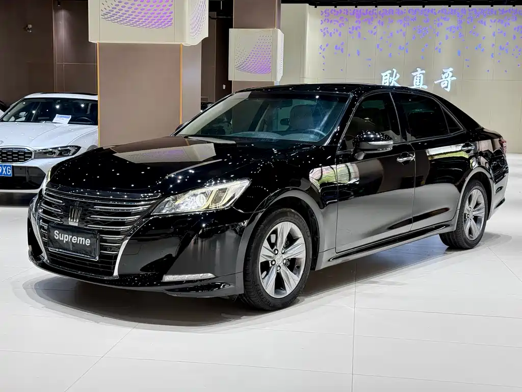 Toyota Crown 2016