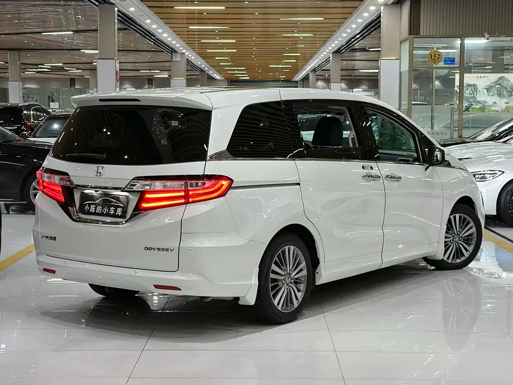 Honda Odyssey 2019 — фото 13