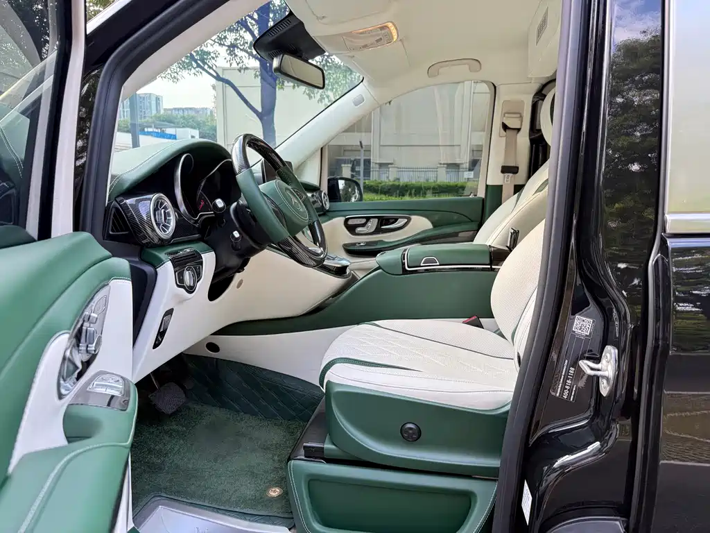 Mercedes-Benz V-Class 2022 — фото 8