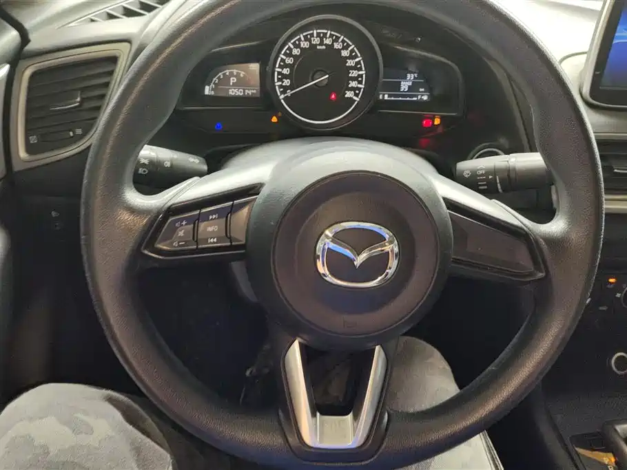 Mazda 3 Axela 2017 — фото 15