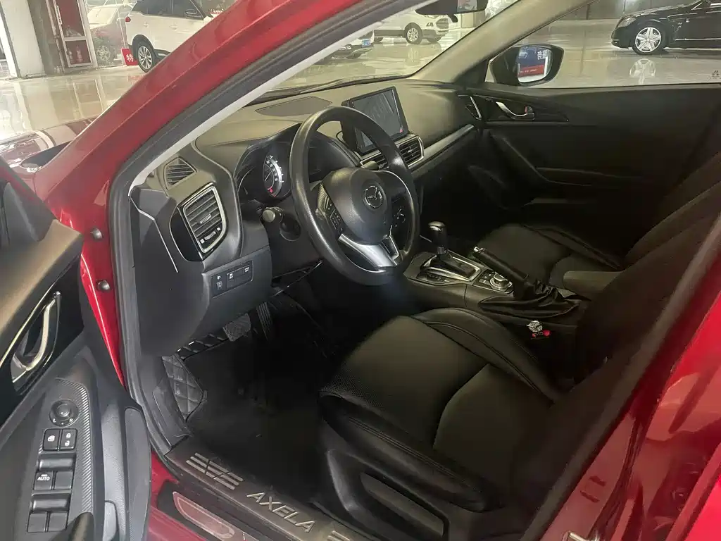 Mazda 3 Axela 2015