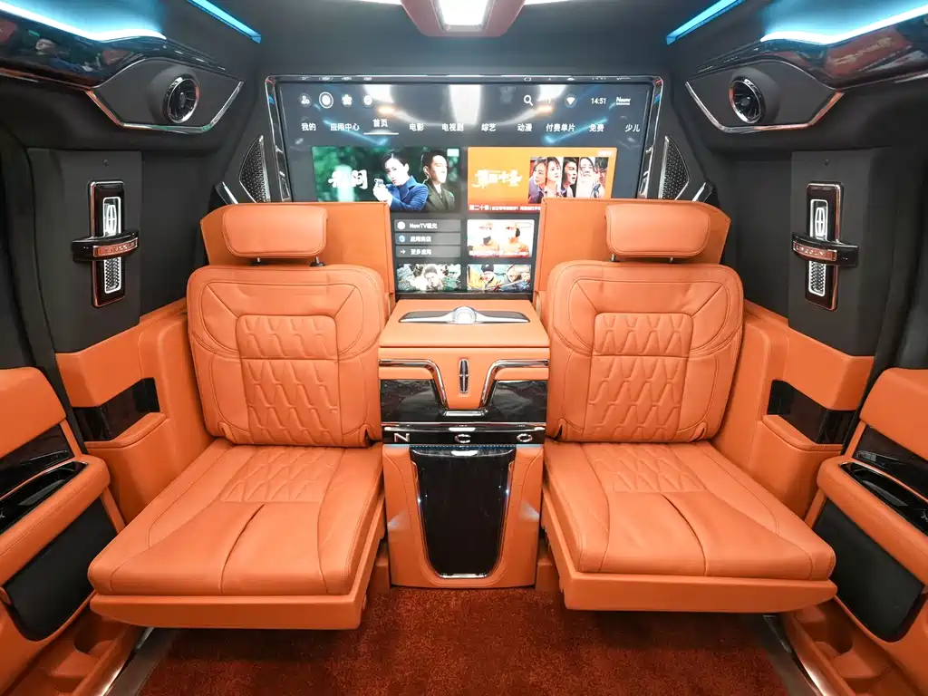 Lincoln Navigator — фото 22
