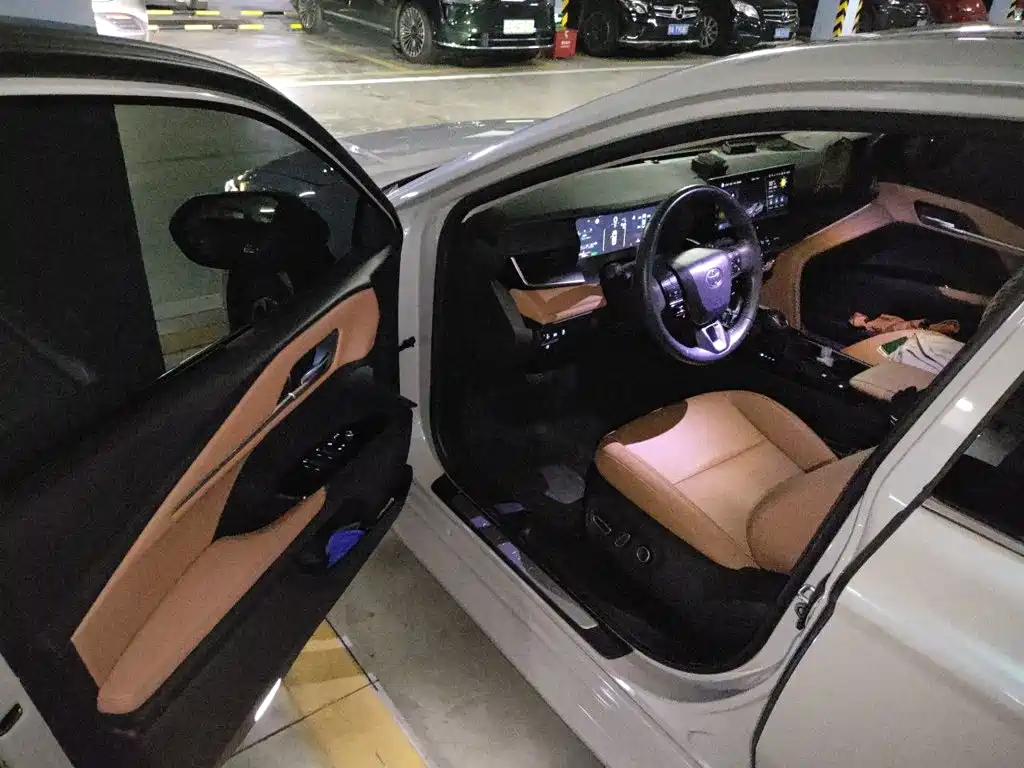 Toyota Camry 2024 — фото 14