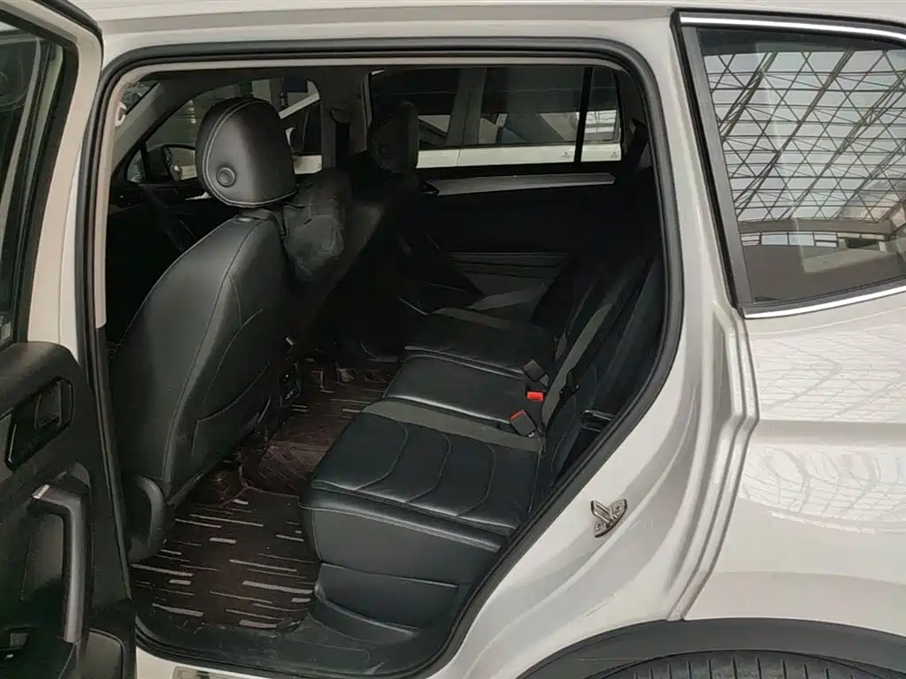 Volkswagen Tiguan L 2020 — фото 17