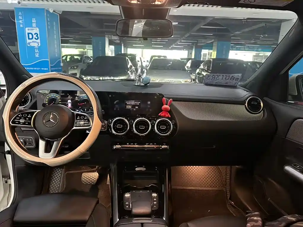 Mercedes-Benz GLA 2023