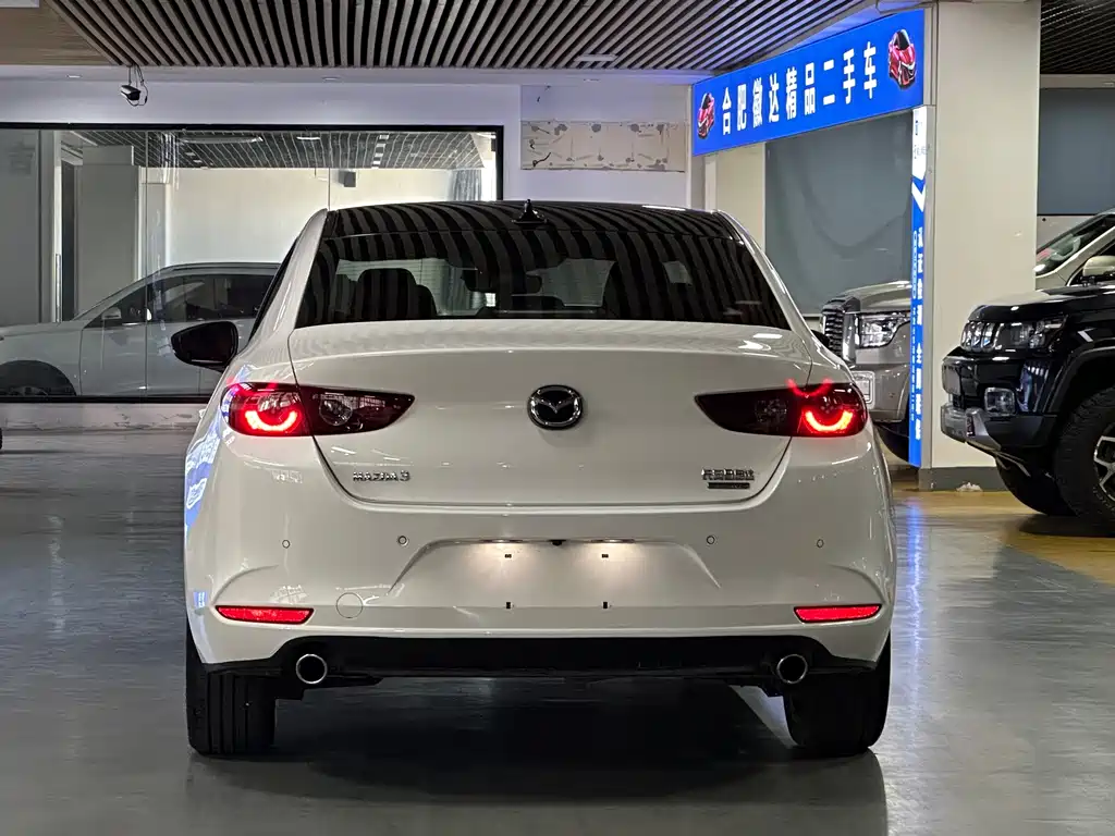 Mazda 3 Axela 2023