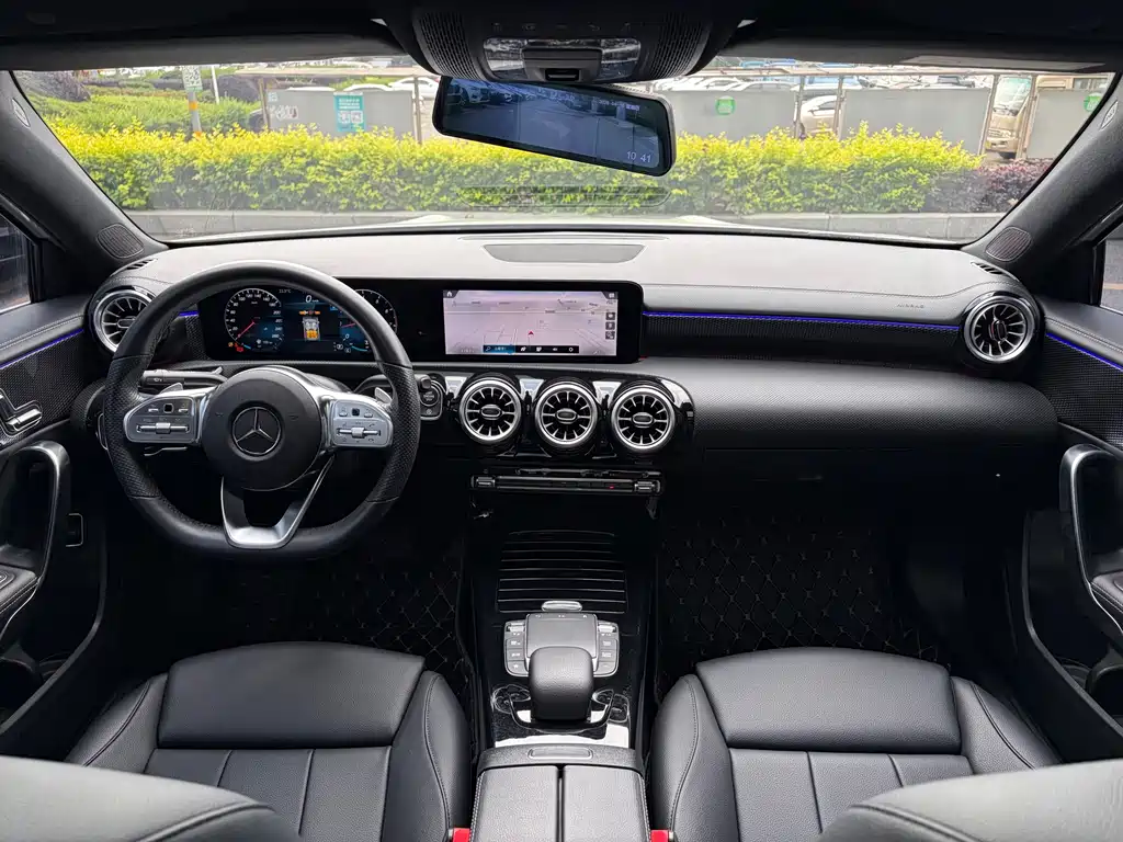 Mercedes-Benz A-Class 2022 — фото 14