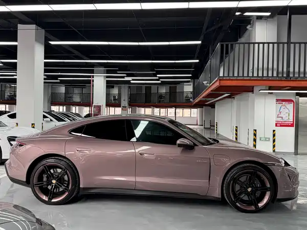 Porsche Taycan 2021