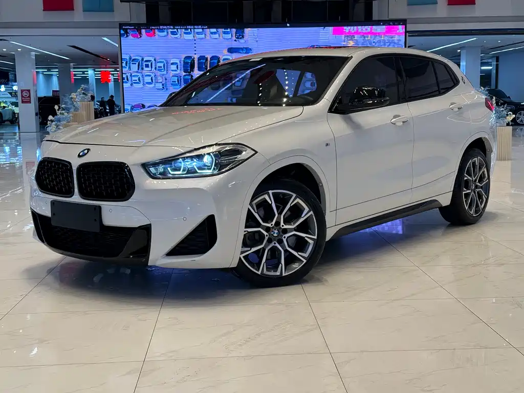 BMW X2 2021 — фото 1
