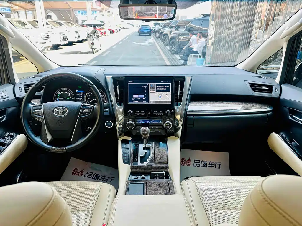 Toyota Alphard 2021 — фото 7
