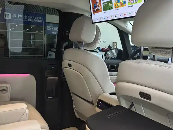 Li Auto MEGA 2025