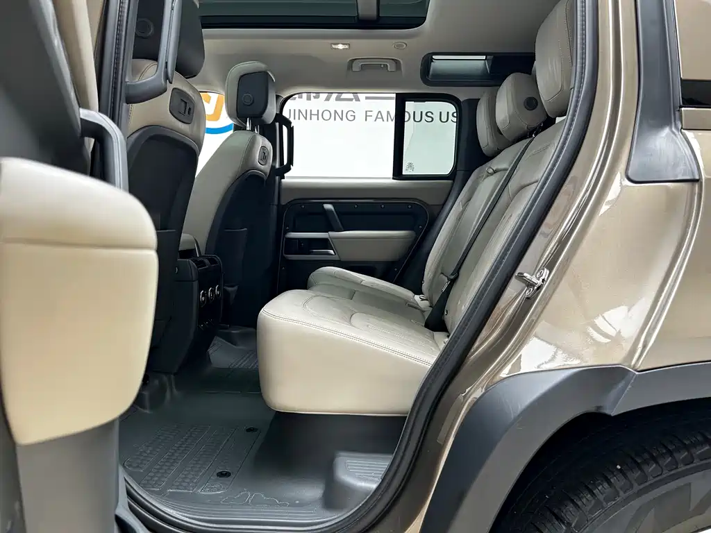 Land Rover Defender 2020 — фото 12