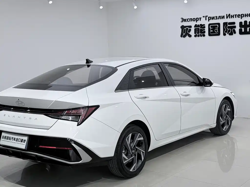 Hyundai Elantra 2024