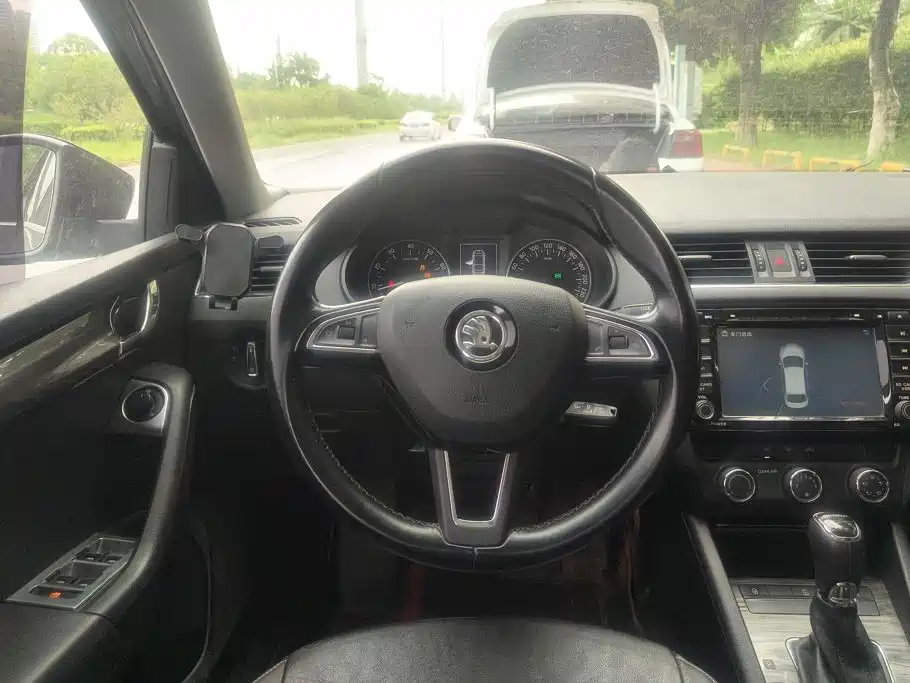 Skoda Octavia 2016 — фото 15