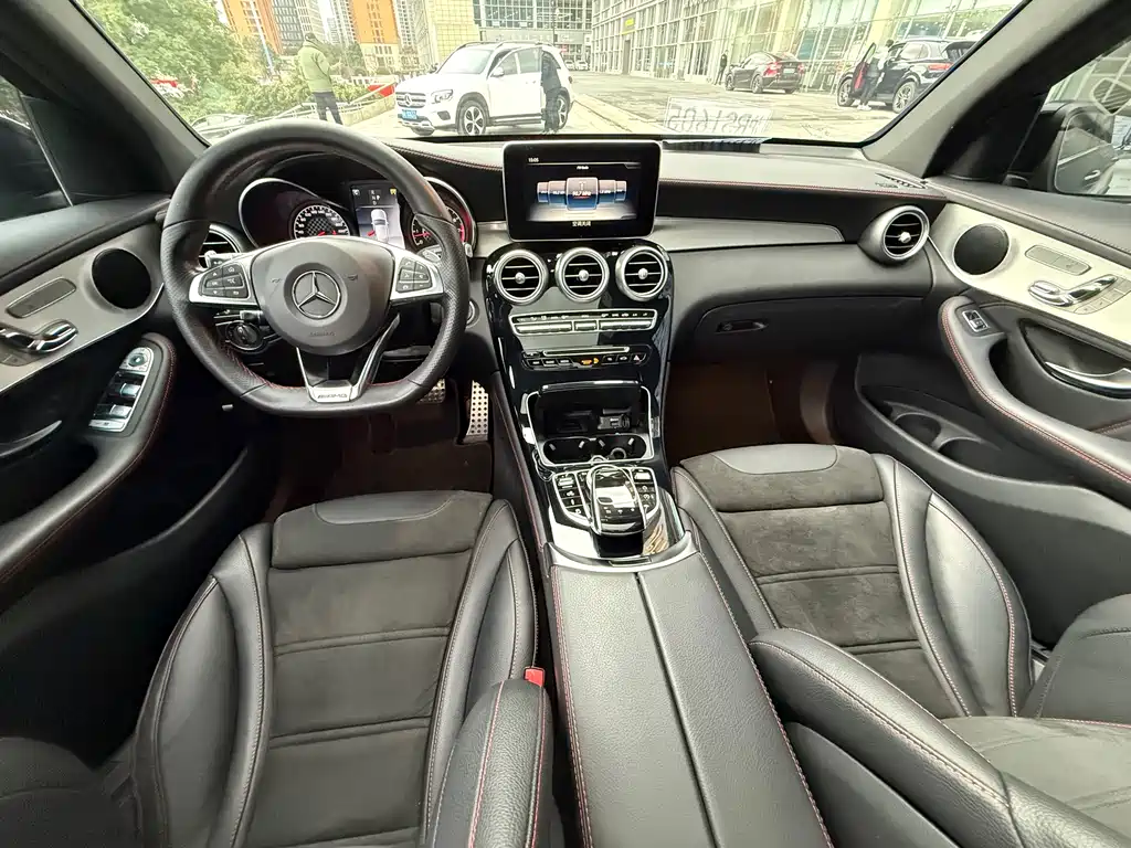 Mercedes-Benz GLC AMG 2019 — фото 12