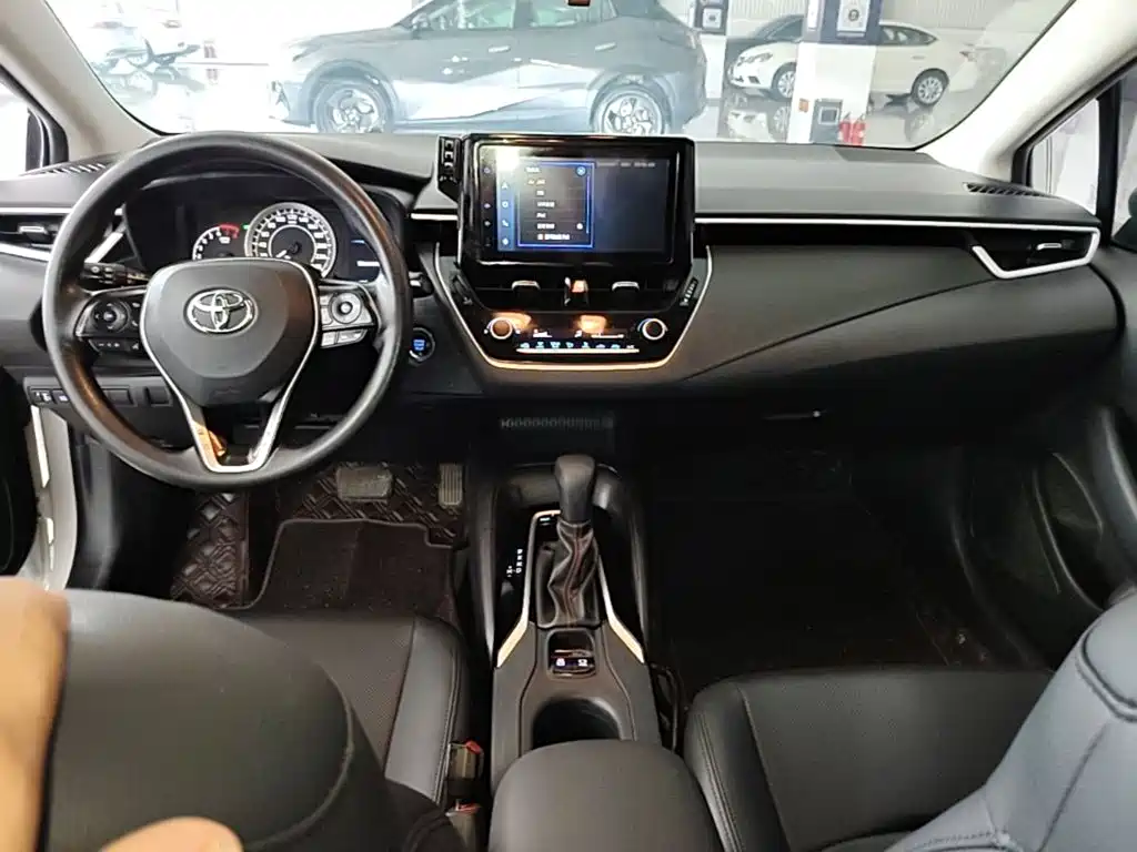 Toyota Corolla 2022 — фото 10