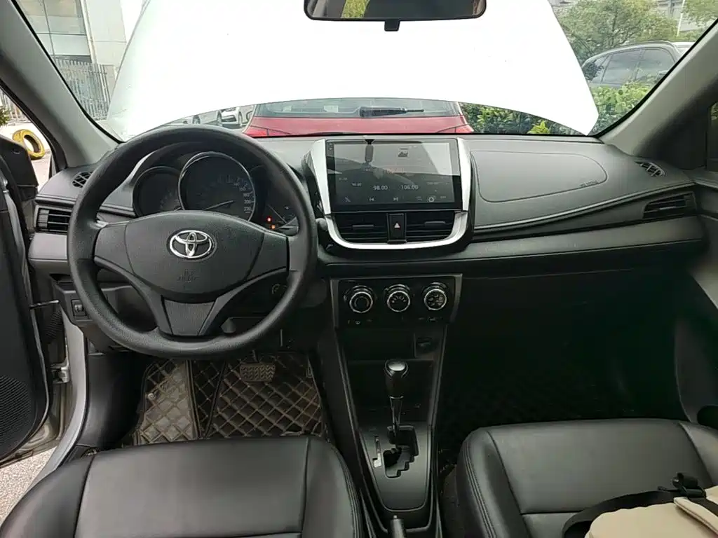 Toyota Vios 2017 — фото 10