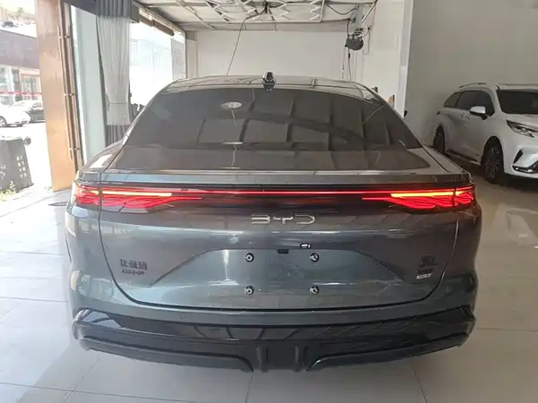 BYD Han L 2025