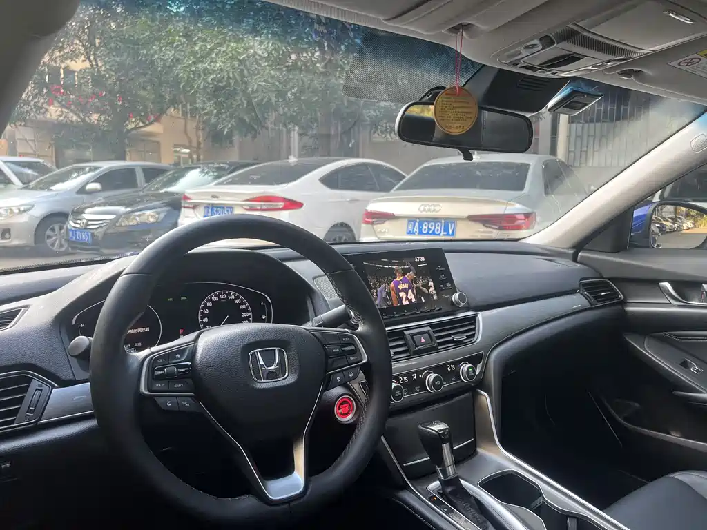 Honda Accord 2019 — фото 7