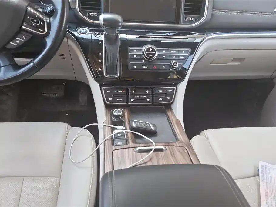 GAC Motor Trumpchi M8 2018 — фото 16