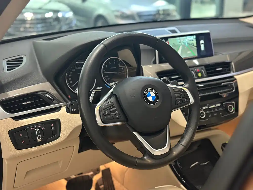 BMW X1 2017 — фото 8