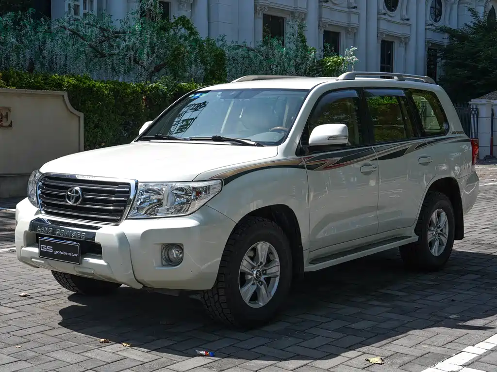 Toyota Land Cruiser 2016 — фото 1