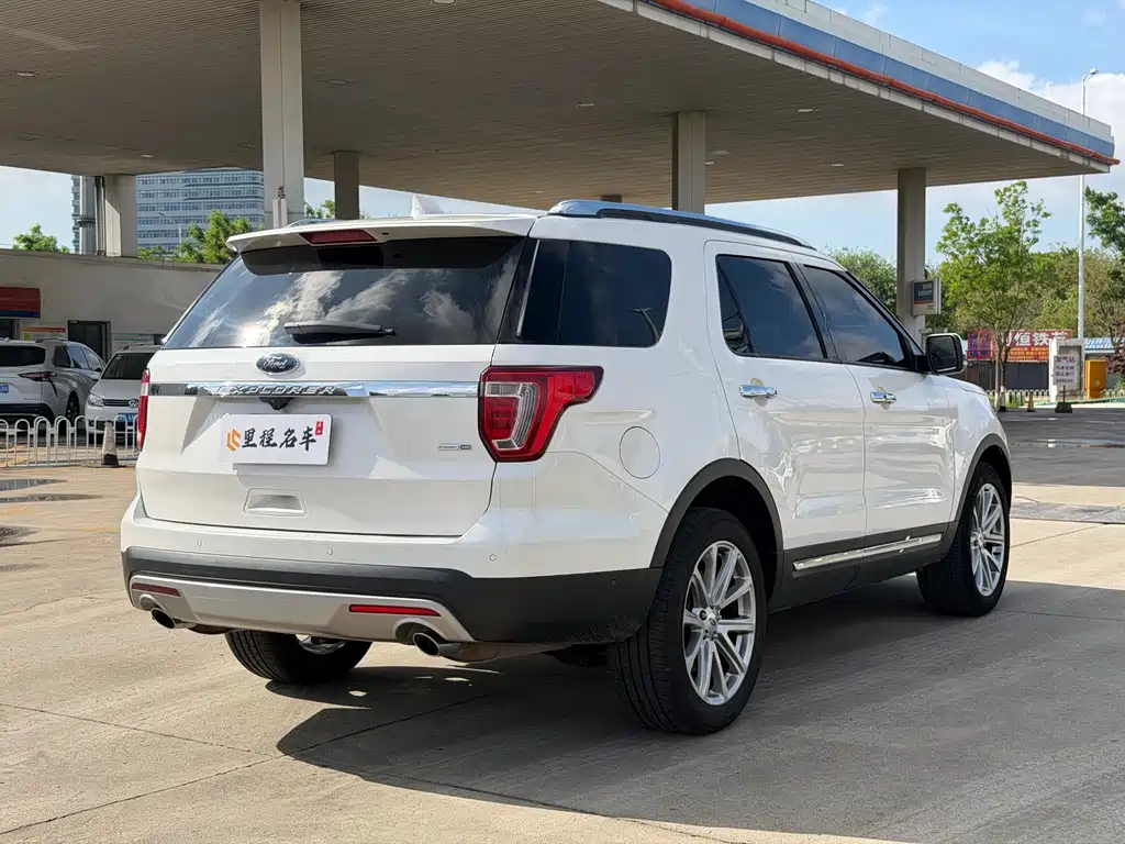Ford Explorer 2018 — фото 6