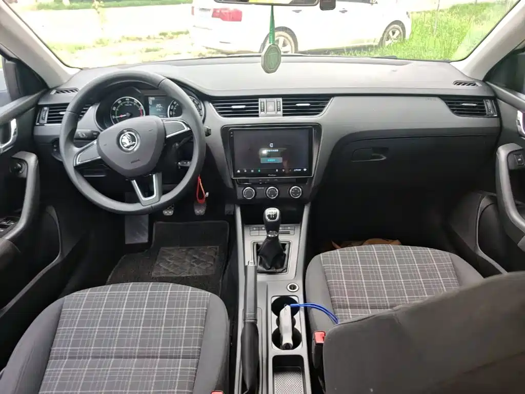 Skoda Octavia 2019 — фото 10