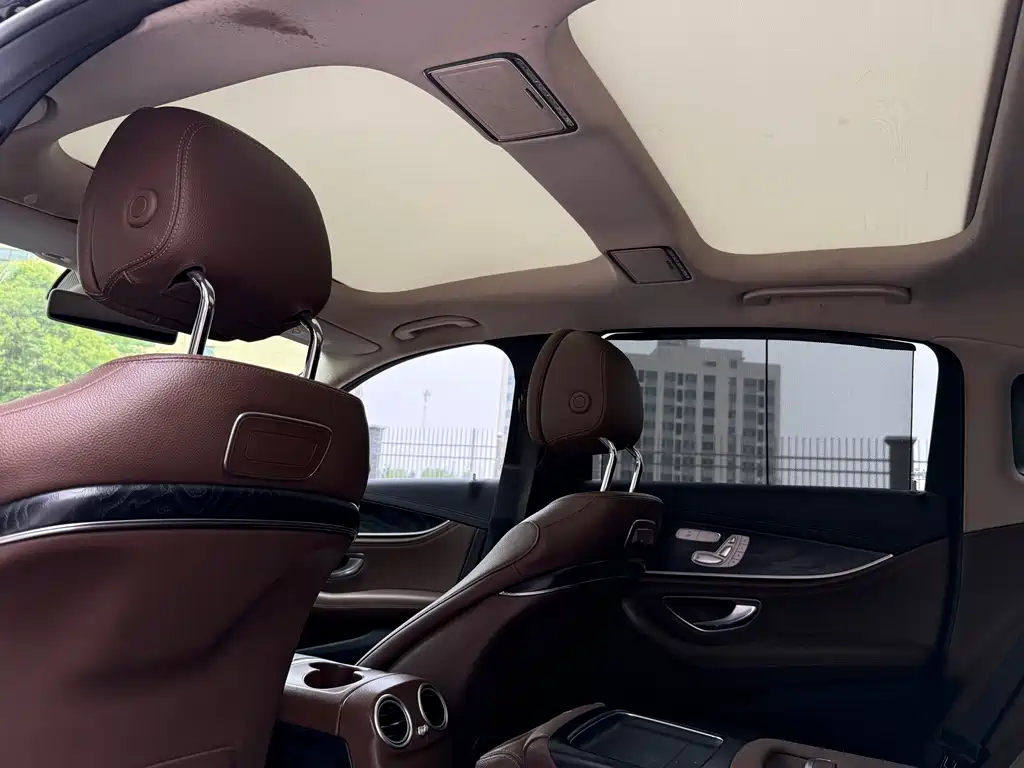 Mercedes-Benz E-Class 2019 — фото 14