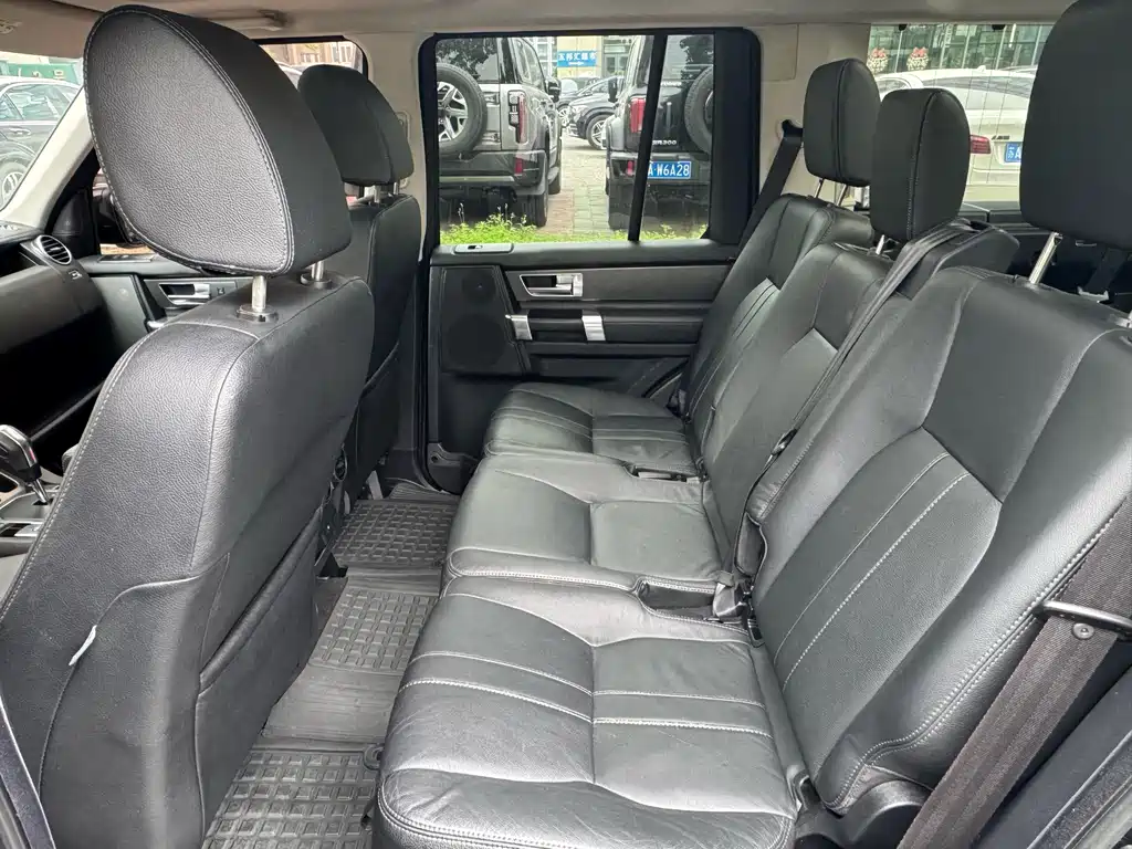 Land Rover Discovery 2012 — фото 18