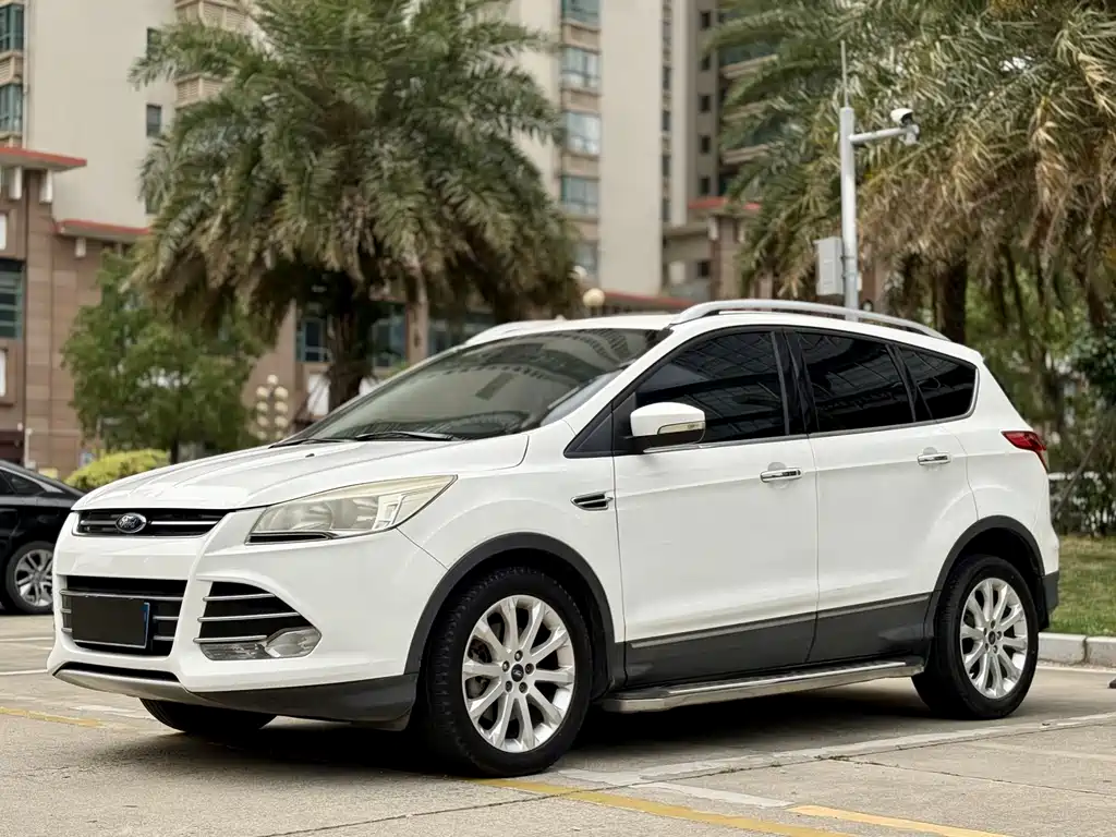 Ford Kuga 2014 — фото 1