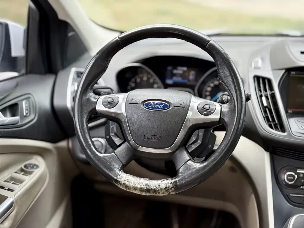 Ford Kuga 2014 — фото 7