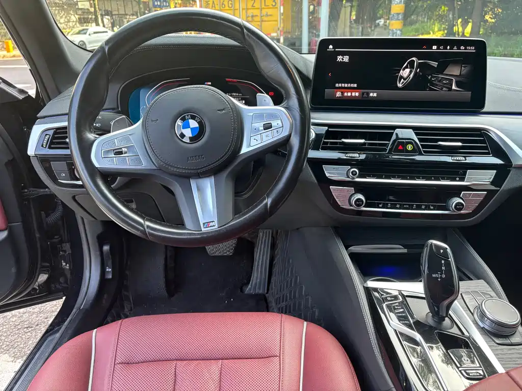 BMW 5 Series 2023 — фото 10