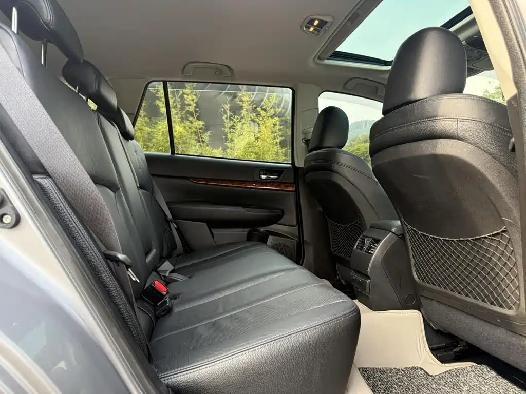 Subaru Outback 2010 — фото 18