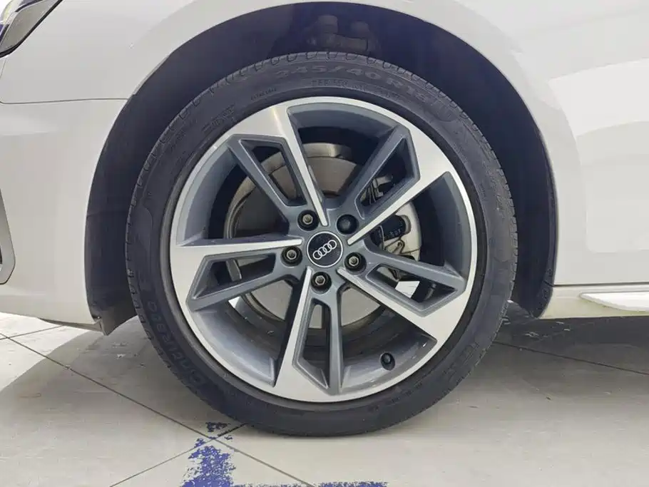 Audi A4L 2024