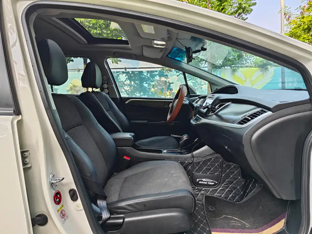 Honda Jade 2015