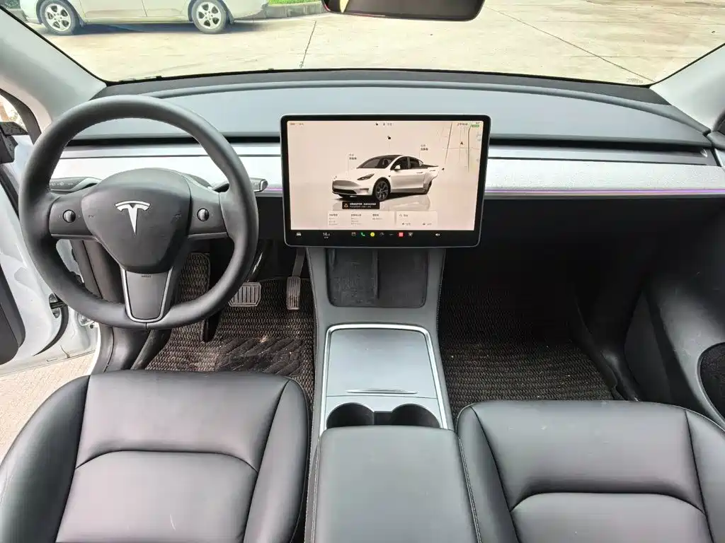 Tesla Model Y 2024 — фото 9