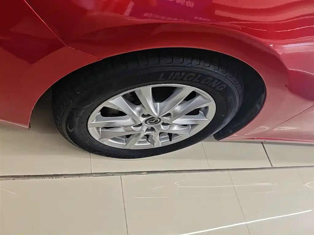 Mazda 3 Axela 2017 — фото 23