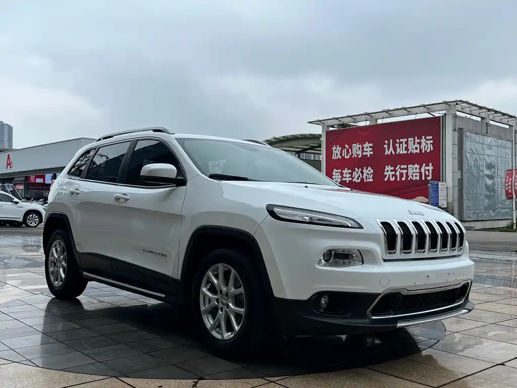 Jeep Cherokee 2019 — фото 7
